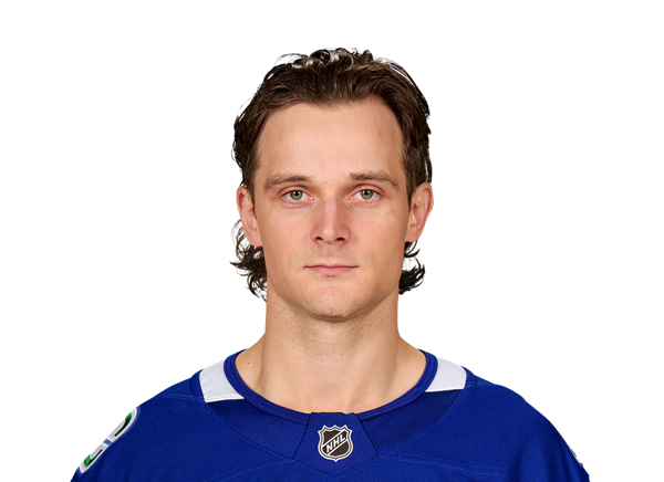 Teddy Blueger headshot