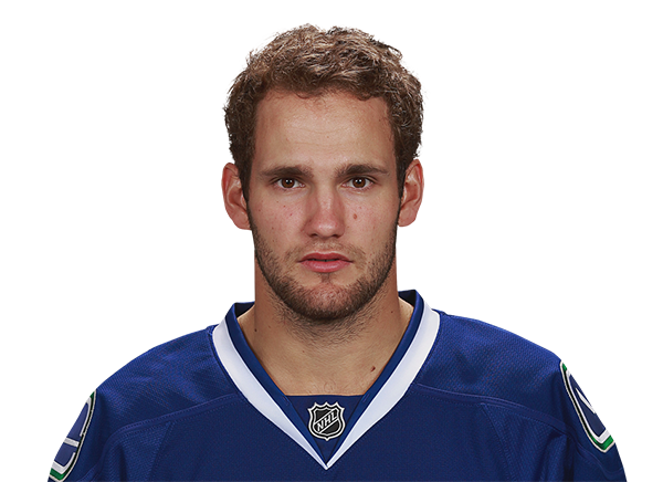 Linden Vey headshot