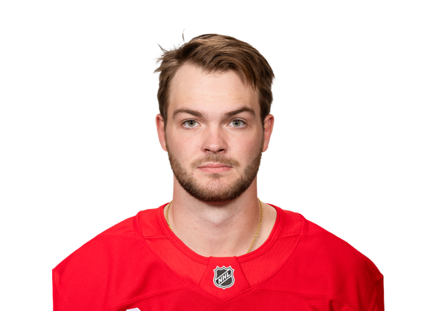 Carter Mazur headshot